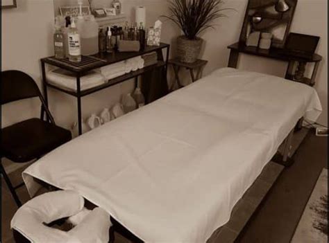 Based in 44121 At his studio only My therapeutic massage covers a large area of the body. . Male massage cleveland